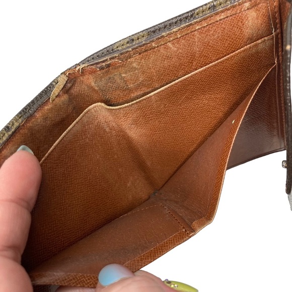 Authentic Louis Vuitton Vintage Elise Monogram Compact Bifold Wallet 1980โs - Picture 12 of 14